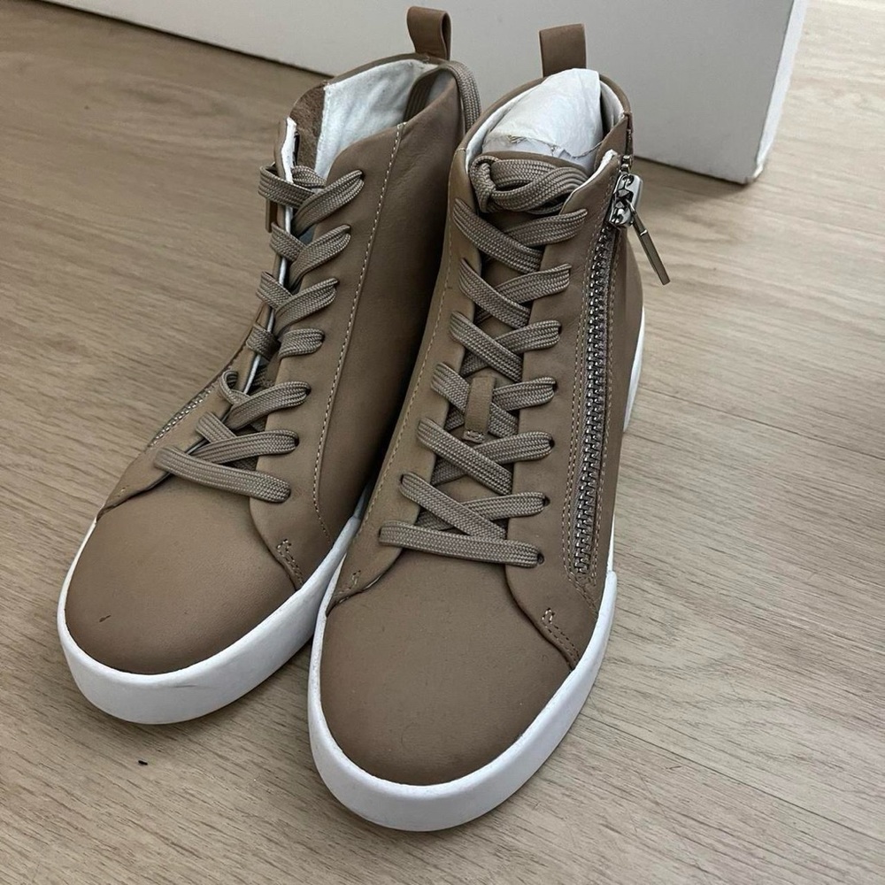 KENNETH COLE NEW YORK Womens Beige Platform Zip-Up Leather Sneakers
